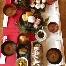 お重箱が無くても普段使いの食器で簡単おせち