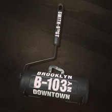 カーペットクリーナーを100均の転写シールで男前に