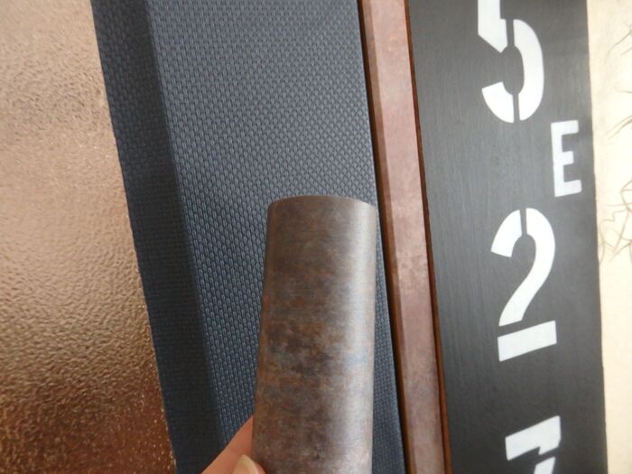 ドア周りの枠の部分はマスキングテープで!