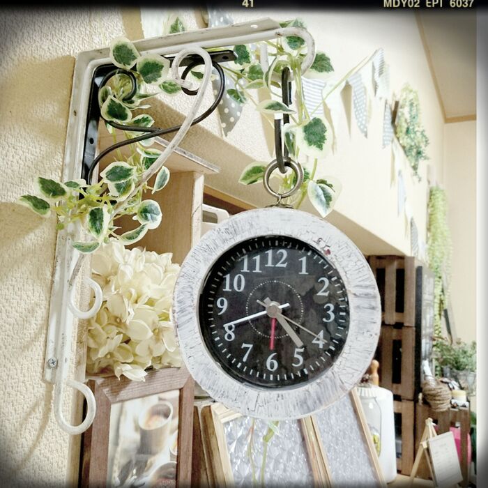 使わなくなってしまった目覚まし時計を素敵にリメイク♥