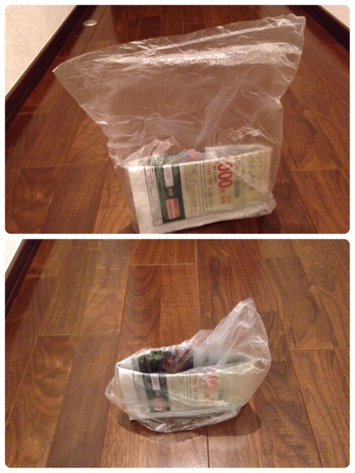 ビニール袋をかぶせて中へ押し込みます