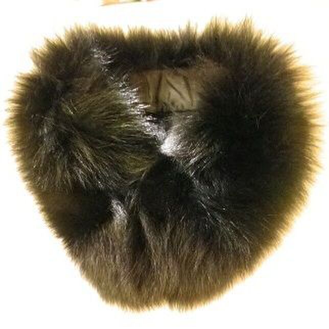 留める時、ループにかぶせるような感じで