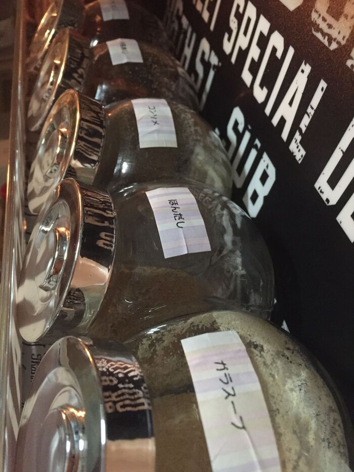 調味料もマステでわかりやすくしてます