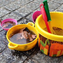 100円のお砂場遊びバケツをマリメッコ柄に♪