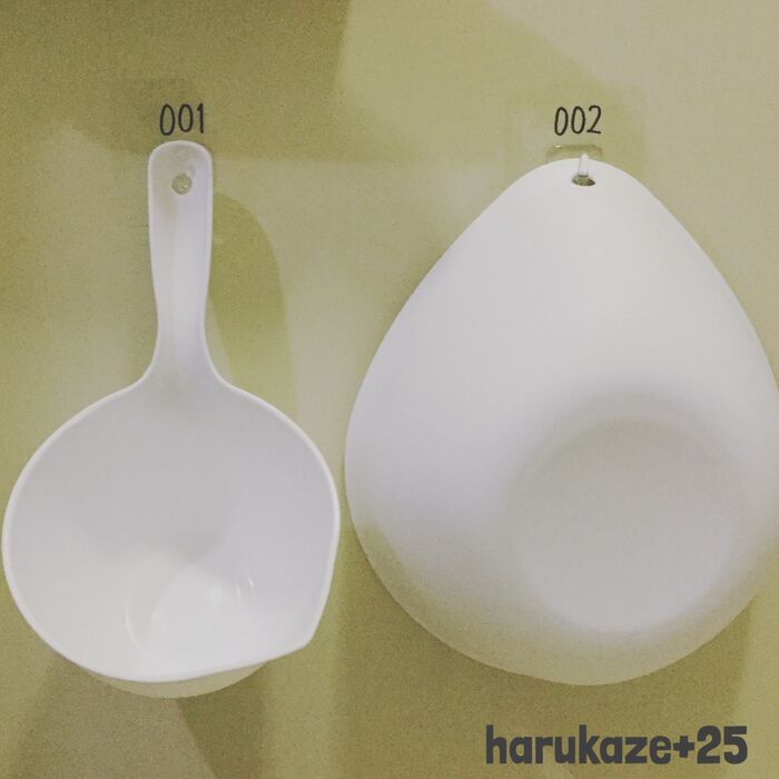 セリアさんのフックにぶら下げて収納してます