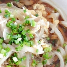 冷蔵庫にあるもので簡単レシピ★舞茸&玉葱たっぷり♪あったか中華風うどん