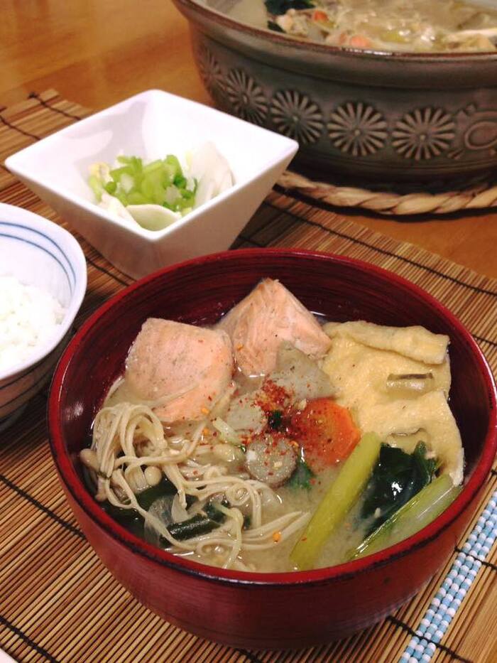 寒い日はこれ♡豚白もつと鮭の酒粕汁 土鍋で作る理由