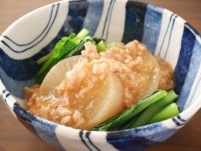 大根にそぼろあんをかけて完成(1日目主菜)