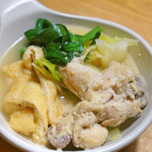 体質改善!お肌ツルツル!コラーゲンたっぷり手羽元で鶏骨鍋のレシピ☆