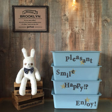 貼るだけ簡単!シンプルなBOXには遊びゴコロをプラス♡