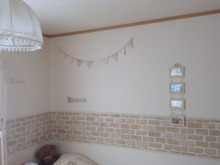 簡単リノベ!100均で壁の汚れやキズをオシャレに隠す