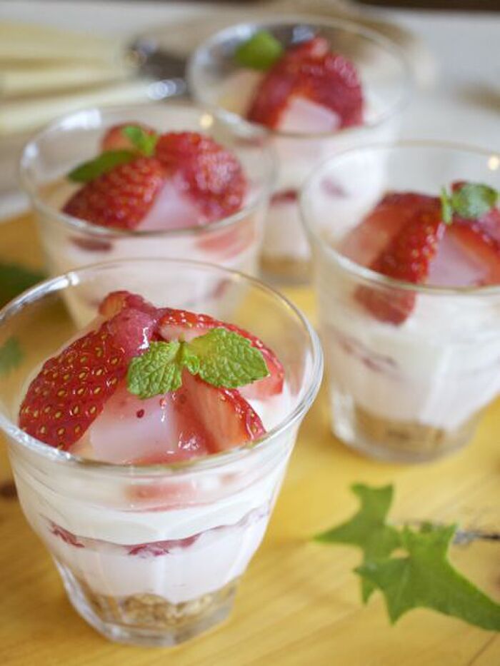 ゼラチンを使わない いちごのレアチーズ風デザート