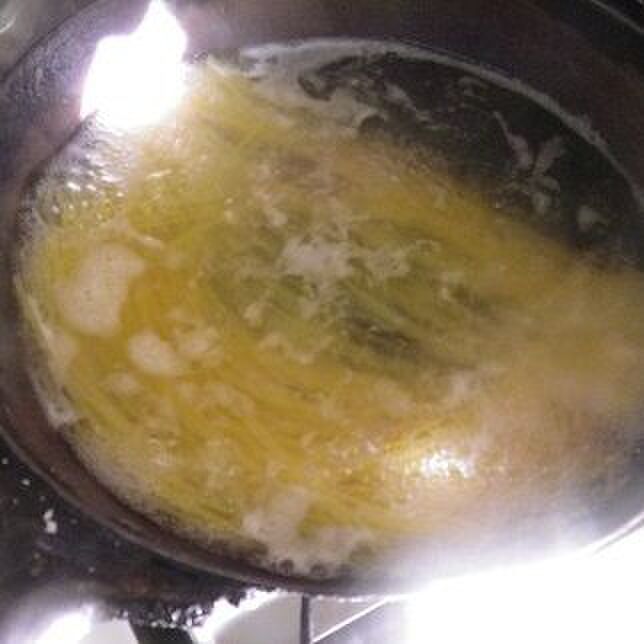 お湯が湧いたら入れる