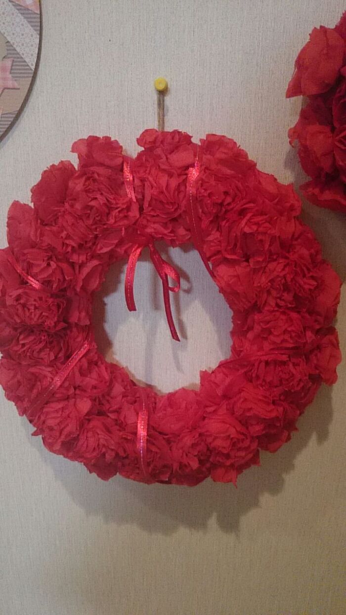 100均材料で真っ赤なペーパーナプリース