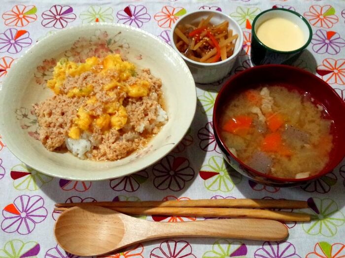 ネギたっぷりタマゴ&生姜をきかせたそぼろ餡で体ポカポカ♪変わり親子丼