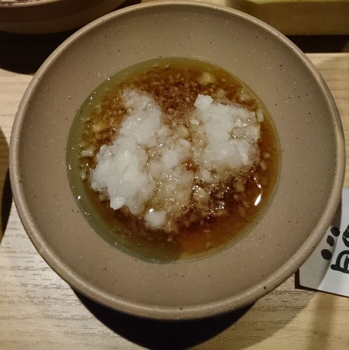 タレはゴマだれとポン酢