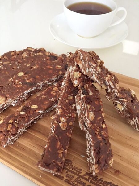 チンして混ぜて固めるだけ!お手軽チョコヌガーバー