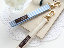 簡単!縫わずに作るキーホルダー ~布用ボンドで作る布小物