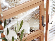 セリアだけで出来る!!本格可愛いメッシュ扉のシェルフ