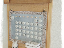 くるみボタンとペーパーナプキンで万年カレンダー♪