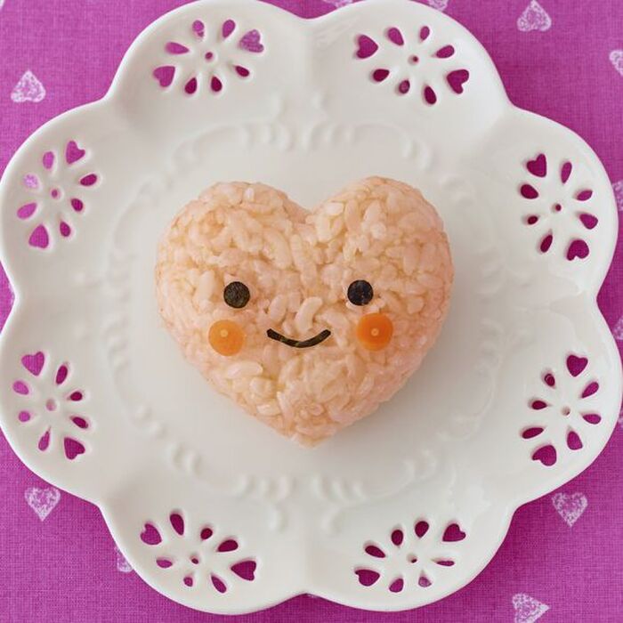 かわいく思いを伝える「ハートちゃんおにぎり」