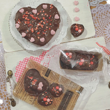 簡単♪溶かして混ぜるだけ♡ひと手間で2層が楽しめる美味しいチョコ♡