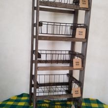 キャンドゥの新商品でラックの完成