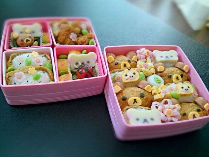 リラックマとコリラックマ、キイロイトリのお花見弁当