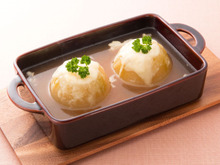 オイスターソースを使いこなす♪簡単&おいしいレシピ~丸ごと玉ねぎスープ