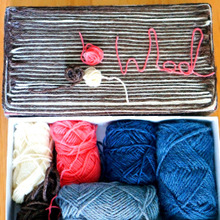 お菓子の空き箱を!毛糸収納ケースにリメイク☆