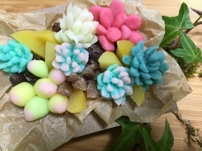 和菓子(ねりきり)で多肉寄せ植え!