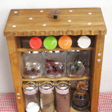 自作の「スパイスラック」で おしゃれに、スッキリ収納できました!