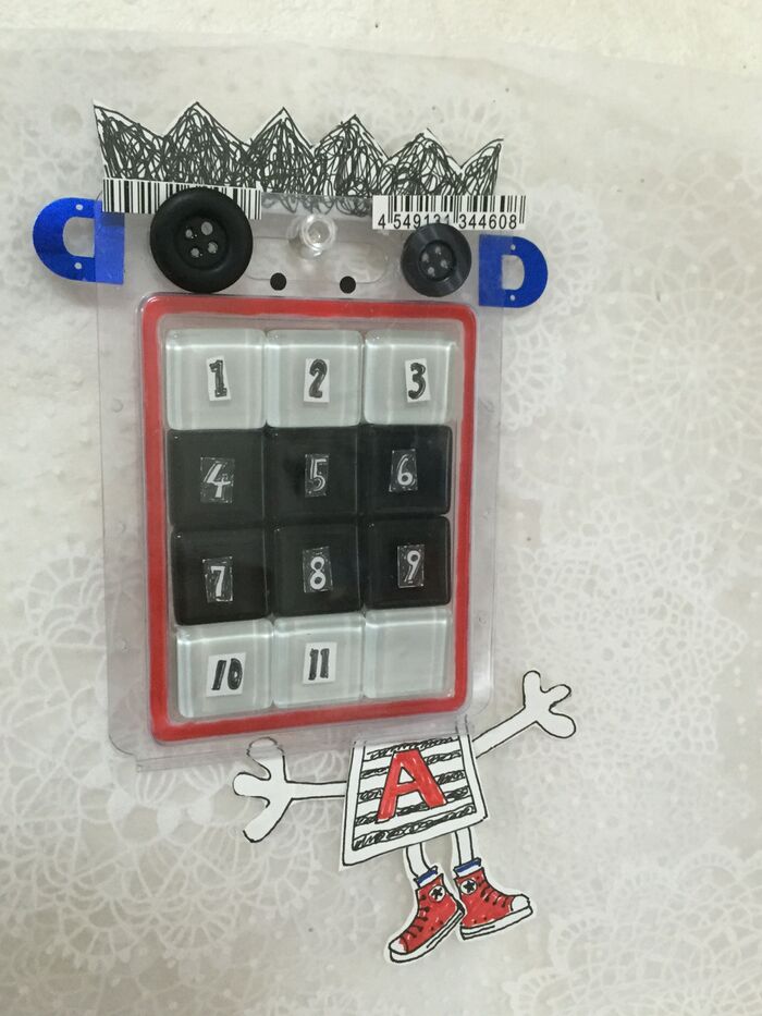 壁に掛けて飾れます