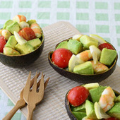 ひなまつりレシピ<エビのアボカドカップ>