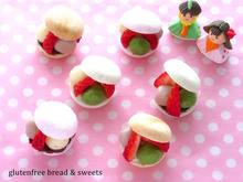 ひなまつり♪豆腐で作る3色白玉入りミニもなか。