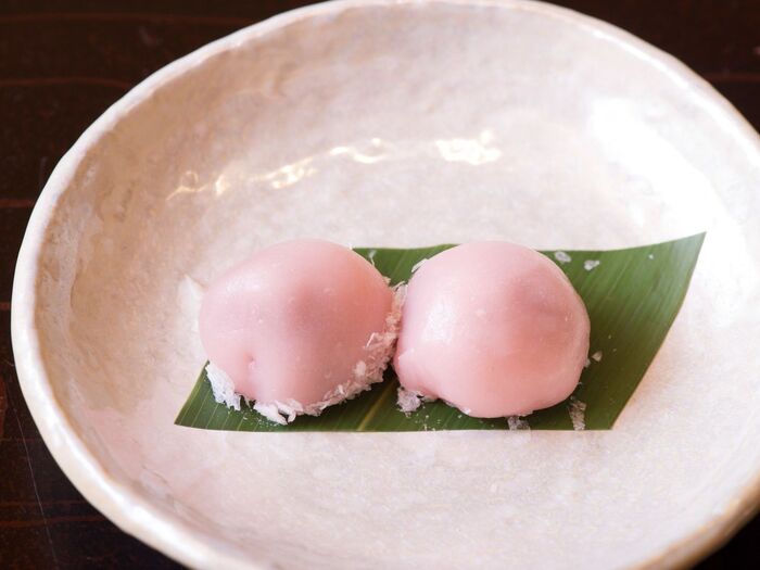 本格的なぎゅうひを自宅で　桜の求肥餅