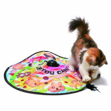 笑っちゃうほど食いつく♪メタボな猫のおもちゃはこれで決まり!