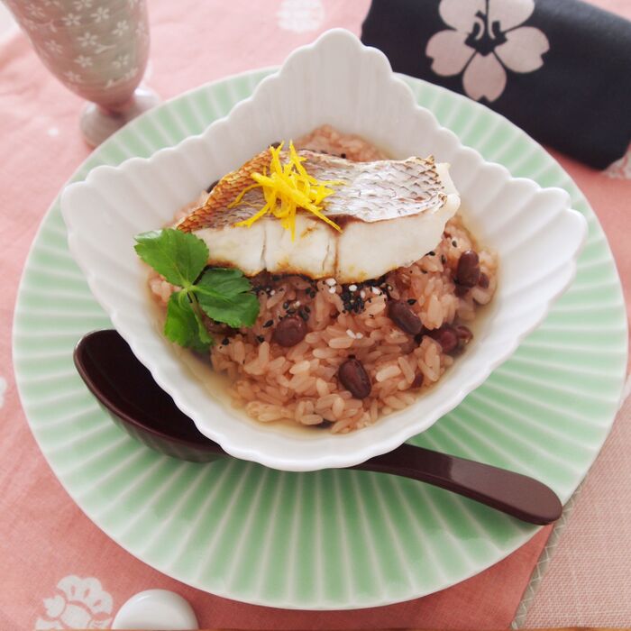 春のお祝いご飯♪「赤飯の鯛めし」