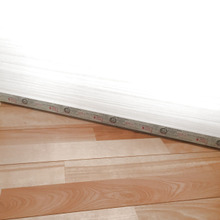 すきま風対策!生活感を出さないスキマテープの貼り方