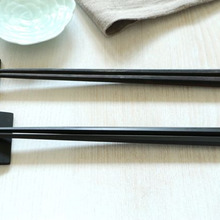 100円ショップ ダイソーの食洗機OK!黒檀風六角お箸。