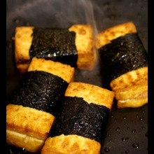 挟んで焼くだけ!明太子バター磯辺厚揚げのレシピ