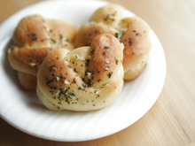 アメリカで人気!「ガーリックノット」は一度食べたらもう手が止まらない