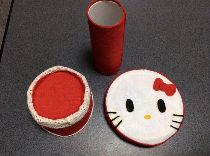 各パーツをボンドで順にくっ付ける。