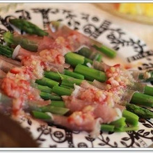 アスパラの生ハム巻き♪いちご生姜ソースで☆