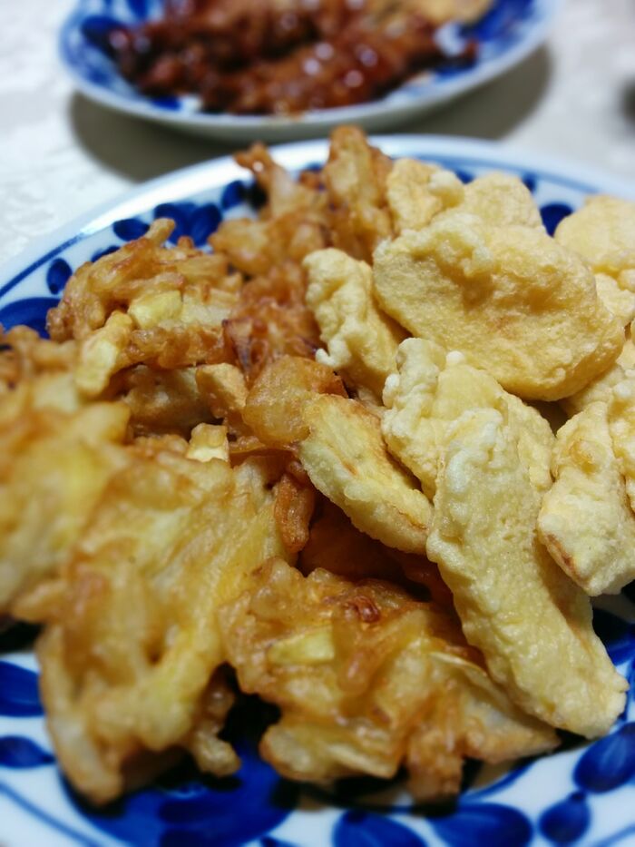 節約レシピ 玉ねぎと薩摩芋のふっくらかき揚げ