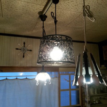 100円ショップの木製カトラリーでキッチン照明