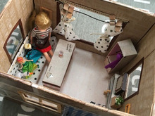 プチプラ材料で♪お人形ハウス用のミニチュア家具作り