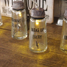 使い終わったスパイスの空瓶とセリアLEDインテリアライトでリメイク!