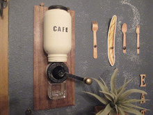 まさかの100均で?!アンティーク風壁掛けコーヒーミル