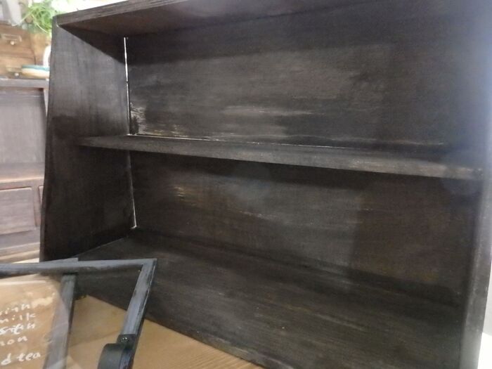 セリアの木材で棚の部分を作ります。